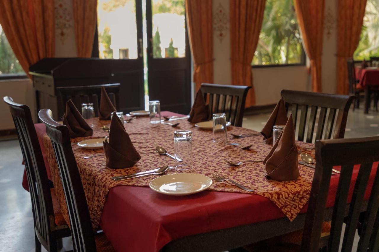 The Udaibagh Hotel Udaipur Buitenkant foto