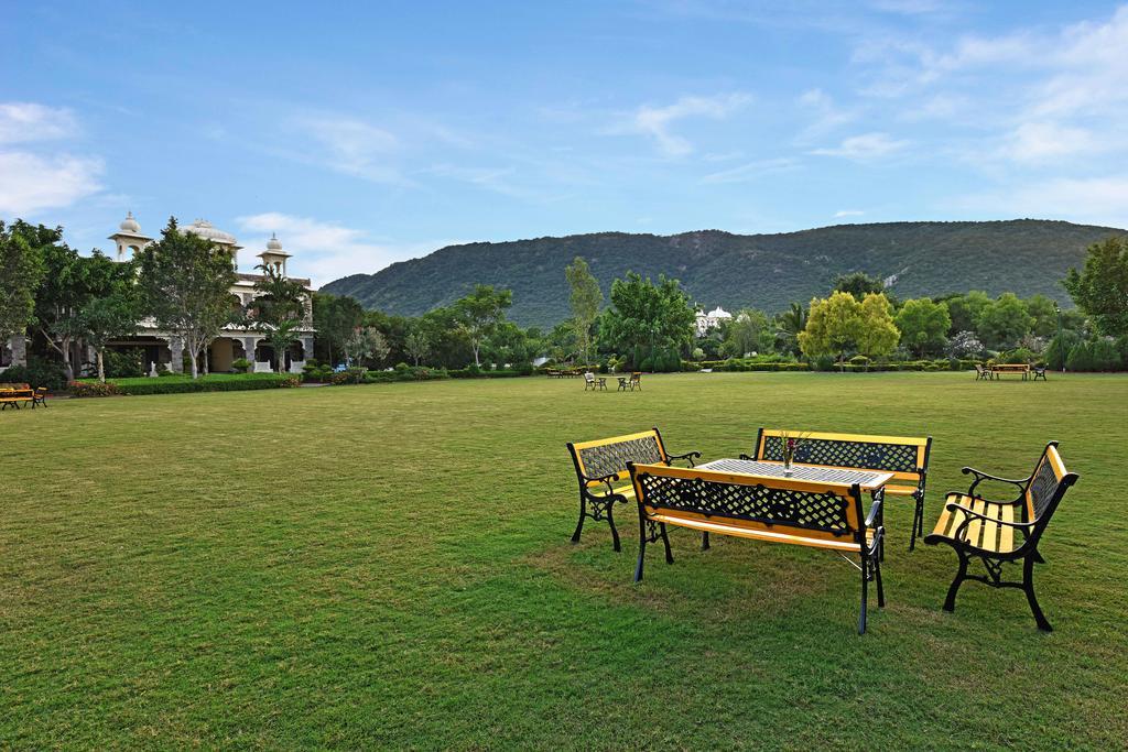 The Udaibagh Hotel Udaipur Buitenkant foto