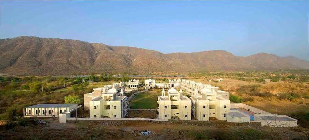 The Udaibagh Hotel Udaipur Buitenkant foto
