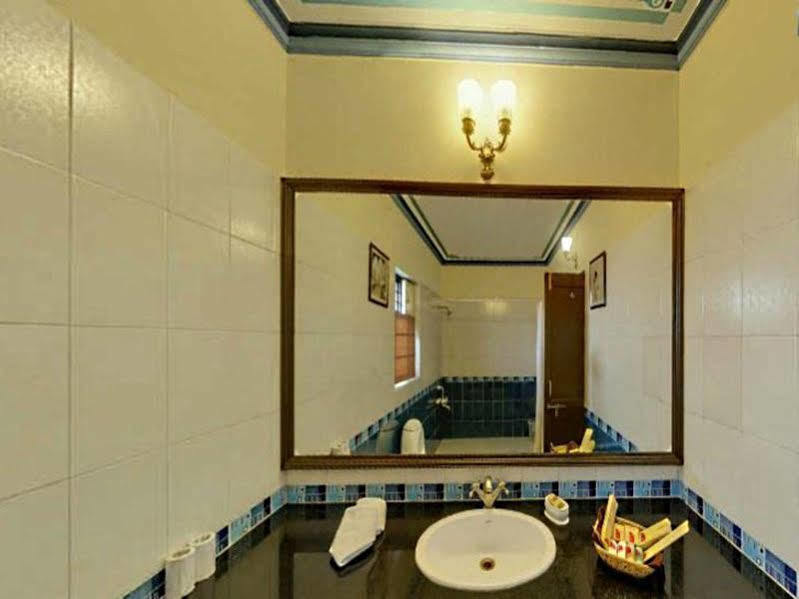 The Udaibagh Hotel Udaipur Buitenkant foto