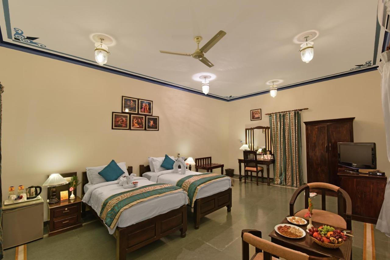 The Udaibagh Hotel Udaipur Buitenkant foto