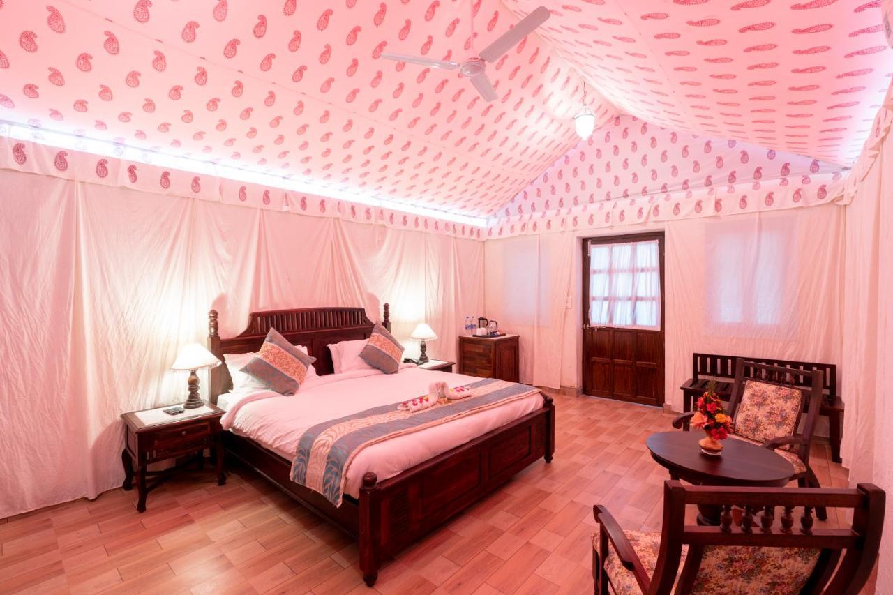 The Udaibagh Hotel Udaipur Buitenkant foto