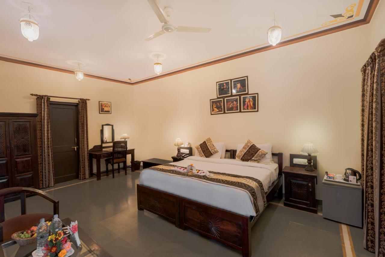 The Udaibagh Hotel Udaipur Buitenkant foto