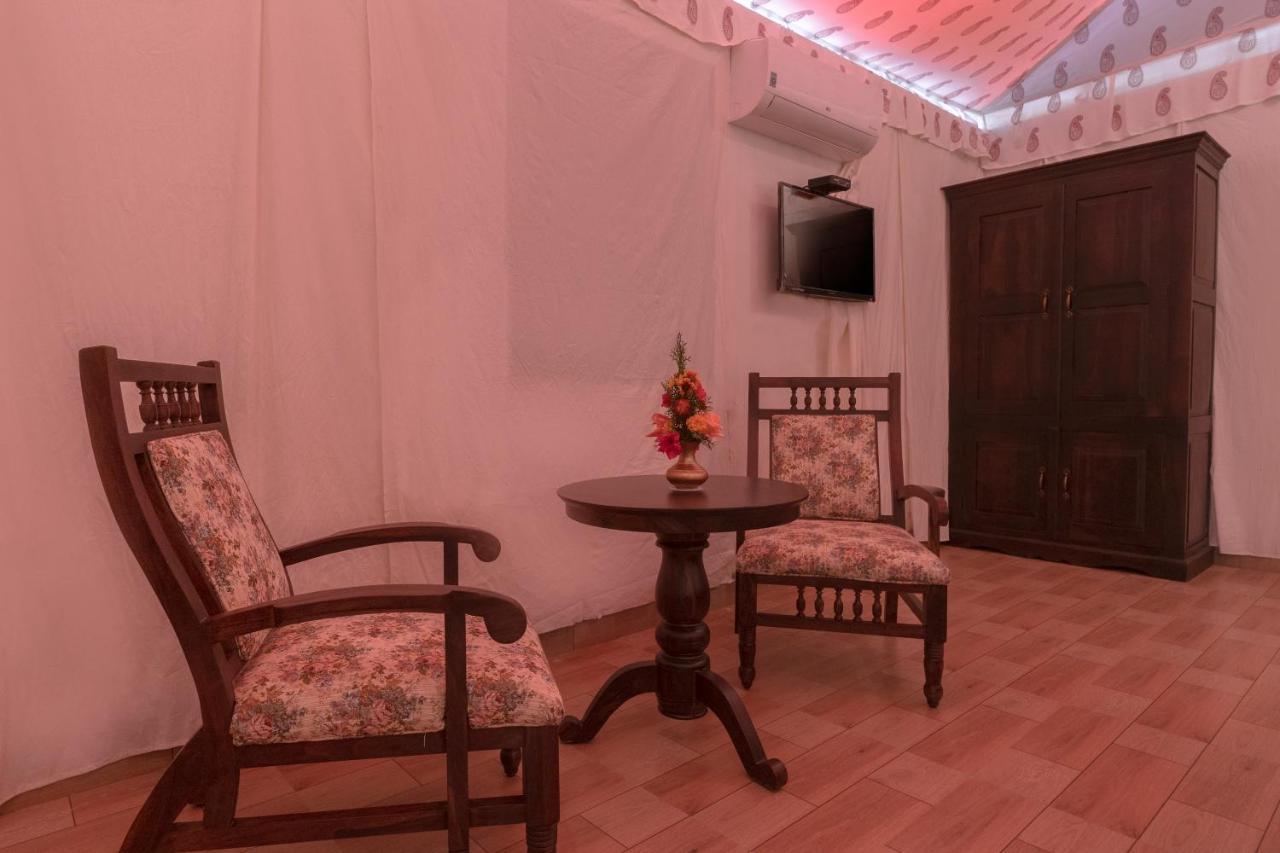 The Udaibagh Hotel Udaipur Buitenkant foto